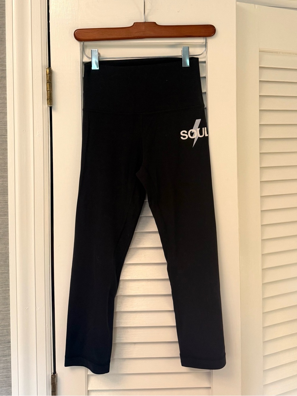 Lululemon cropped SoulCycle align leggings